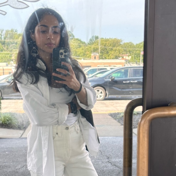 Meet your Posher, Noor - Picture 1 of 4